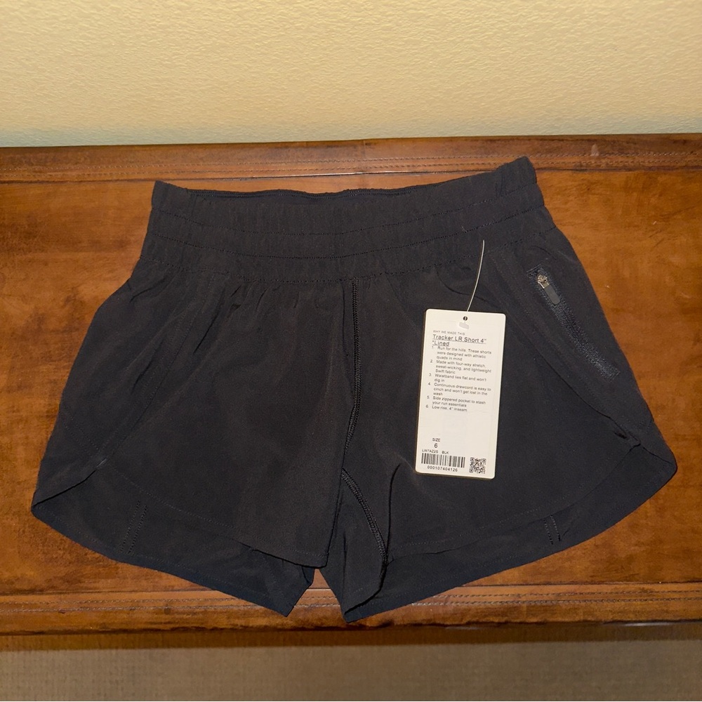Lululemon Tracker LR 4” Short